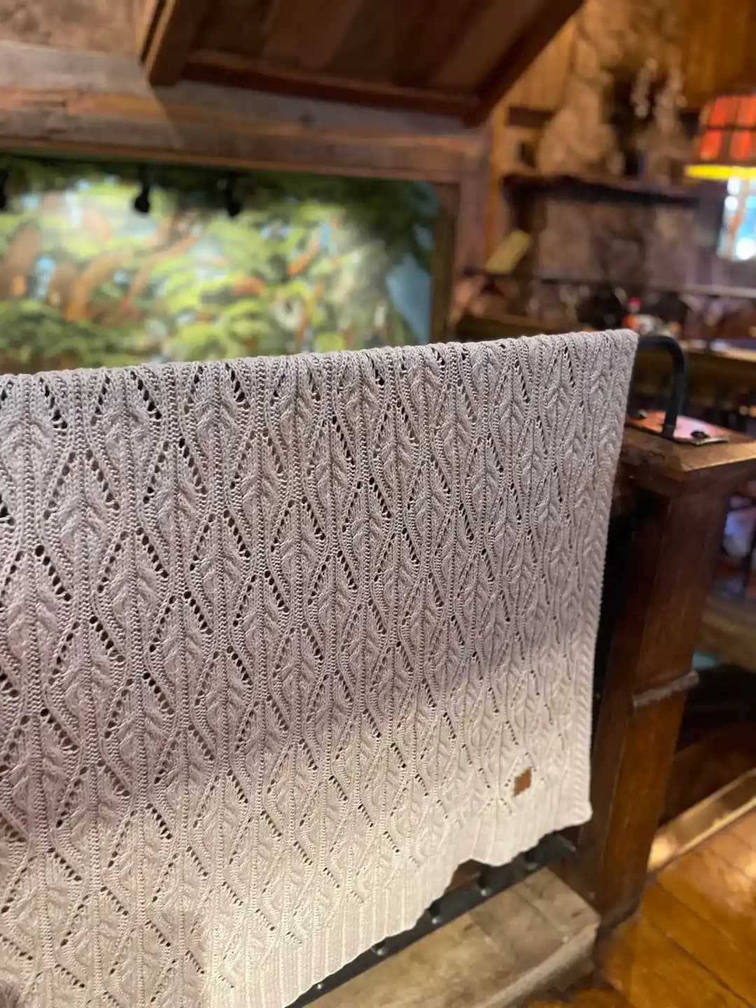 Anne Handon Tasarımı Hourglass Throw Örgü Battaniye: Teknik Detaylar ve Tasarım Süreci