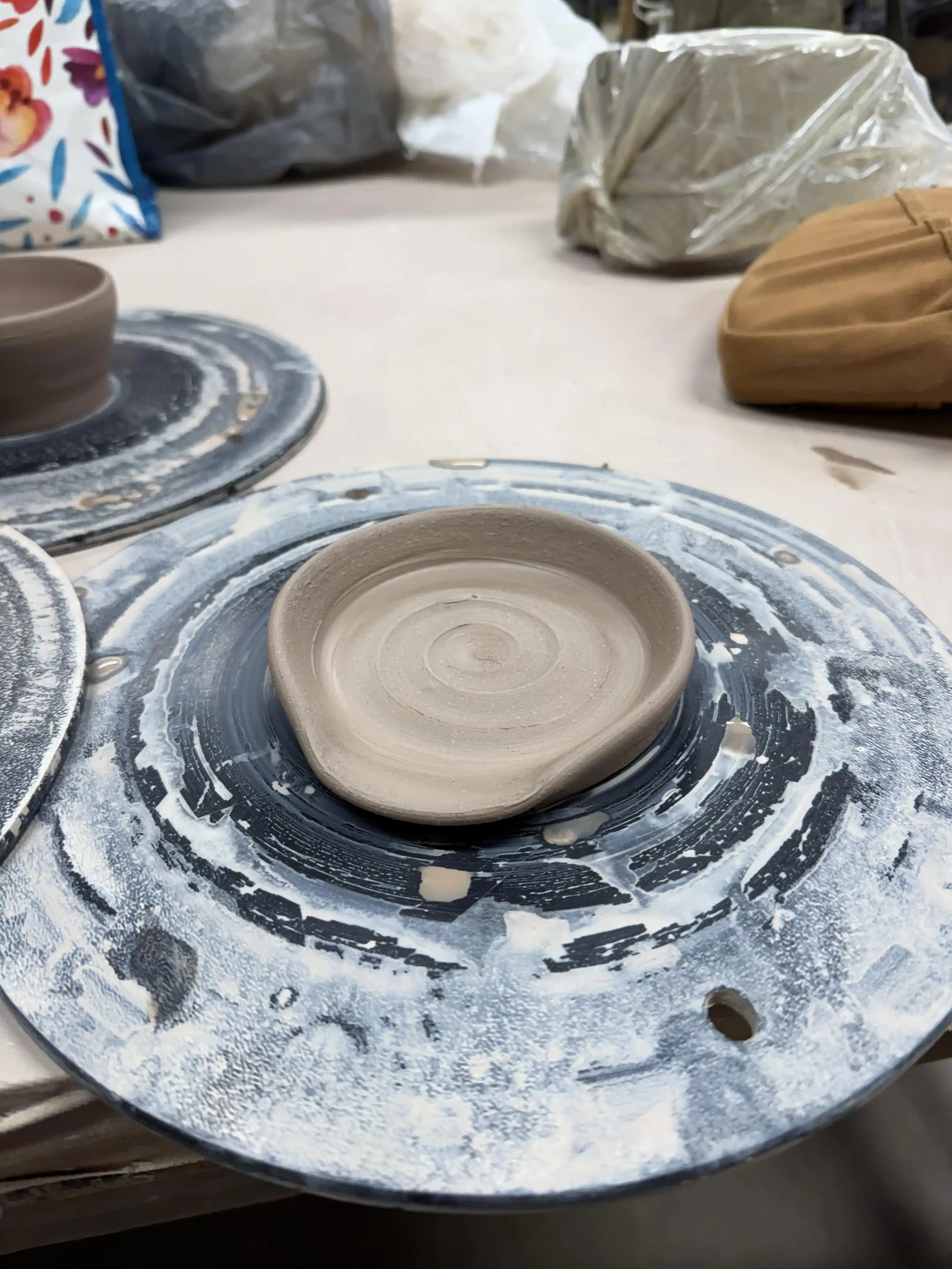 Çömlekçilikte Başlangıç Teknikleri ve Kaşık Dinlendirme Tasarımının İncelikleri