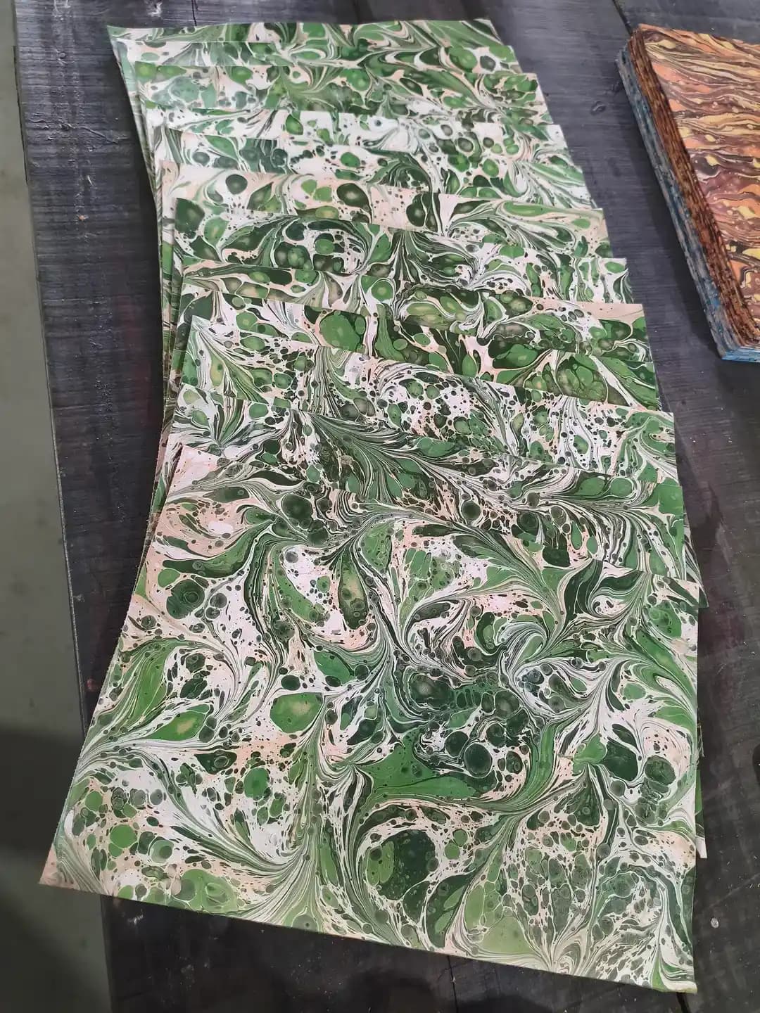 Deriden Mermer Desenler: Üretim Zorlukları, Başarı Hikayesi ve Topluluk Desteği