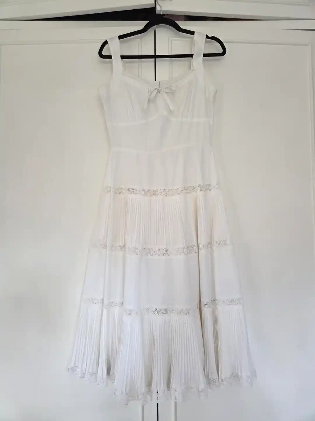 Elbiselere Astarlık Eklemek: Teknikler, Dikkat Edilmesi Gerekenler ve Alternatif Çözümler