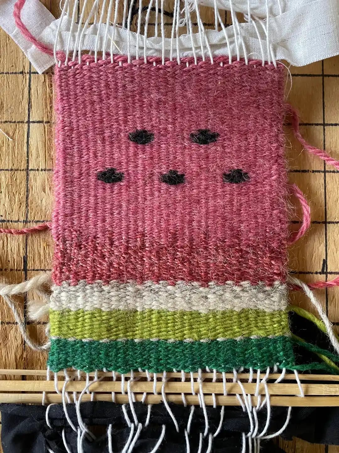 Krokbragd Dokuma Tekniği: İskandinav Kökenli Geleneksel Desenin Özellikleri ve Uygulaması