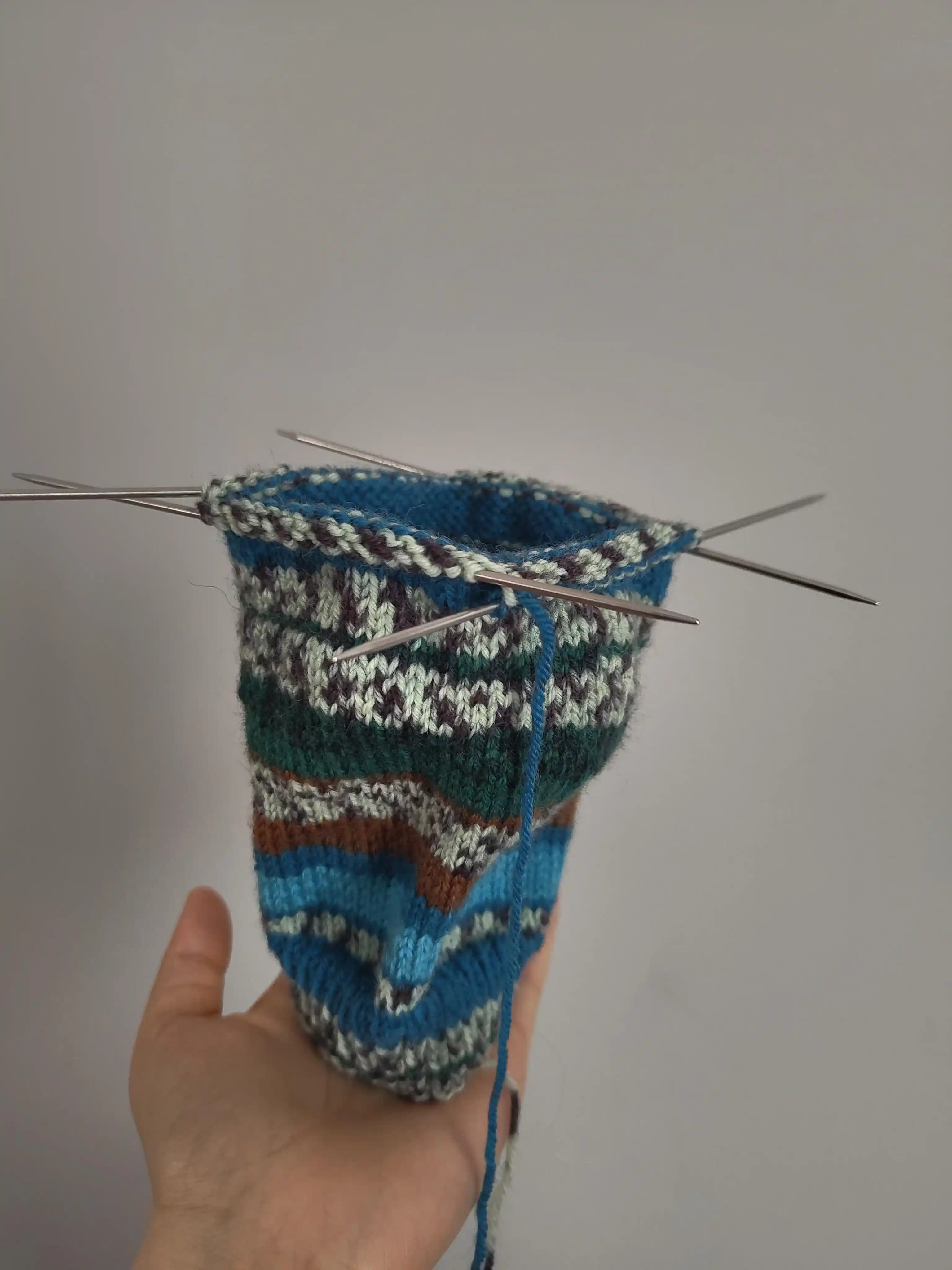 Kroy Çorap İpliği: Dayanıklılık, Renk Özellikleri ve Kullanıcı Deneyimleri