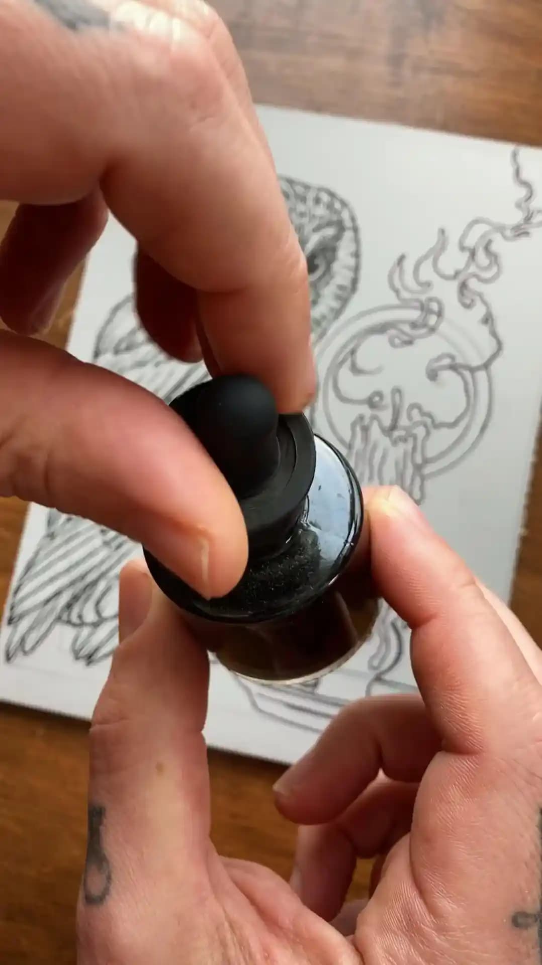 Linolyum Baskı Sanatında Detaylı Oyma ve Baskı Sürecinin Teknikleri ve Malzeme Seçimi