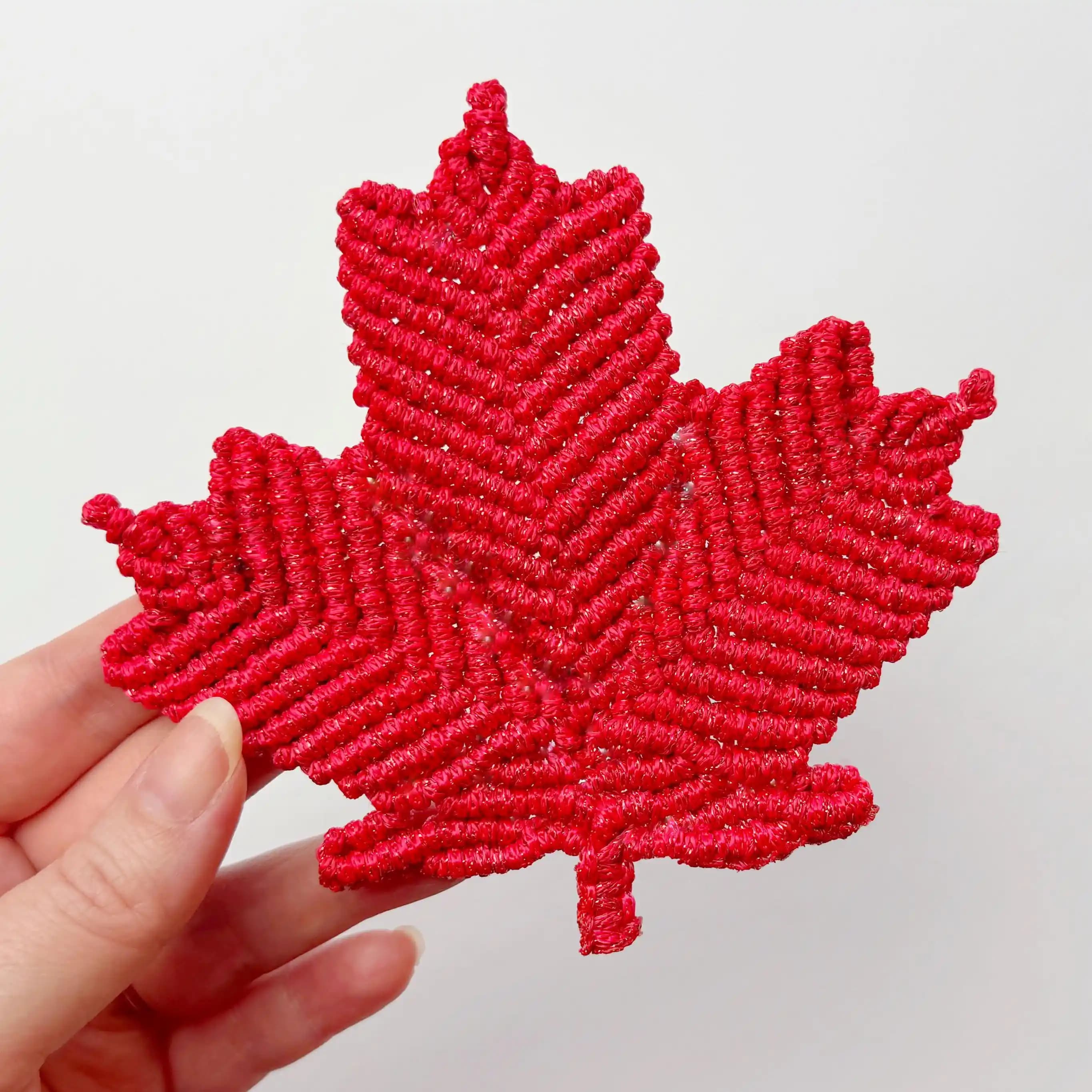 Makrome ile Akçaağaç Yaprağı Tasarımı: Teknikler, Malzeme Seçimi ve Uygulama Alanları