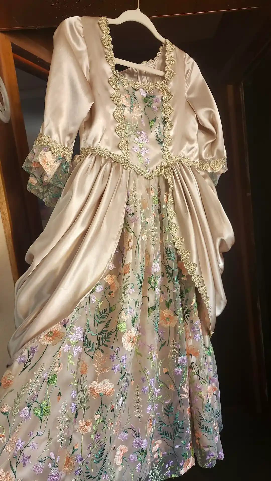 Masalsı Temalı İlk Dikiş Projesinde Özgün Elbise Tasarımı ve Teknik Süreçler