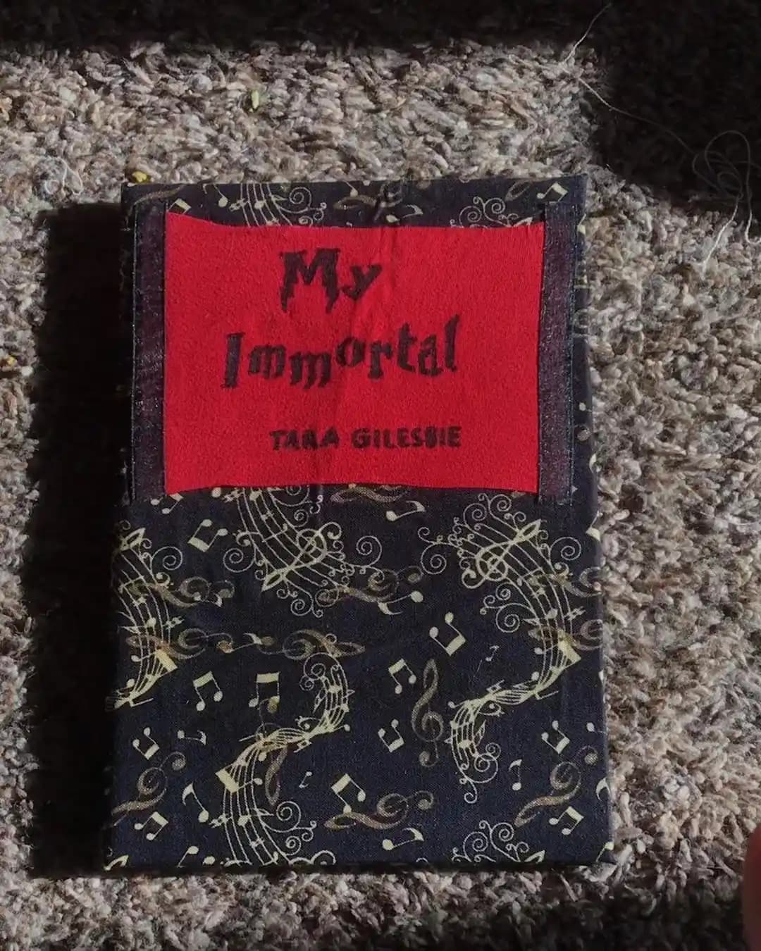 My Immortal Fanfiction'ının Özel Ciltlenmesi ve Tasarım İncelemesi