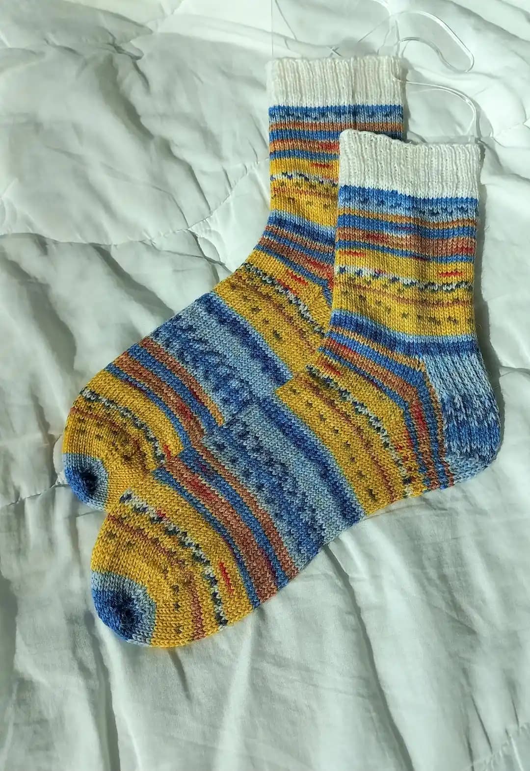 Opal İpliği ile Örülen Çoraplarda Renk Kombinasyonları ve Teknik Modifikasyonlar