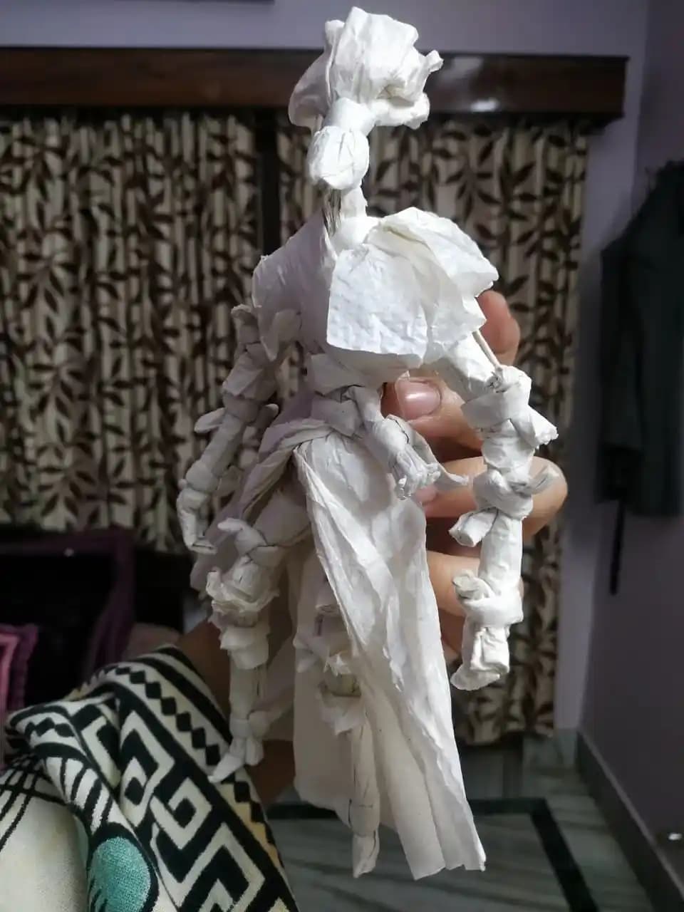 Papyronus Bellumartus: Peçete Kağıdından Hareketli ve Dayanıklı Figür Yapımı Teknikleri