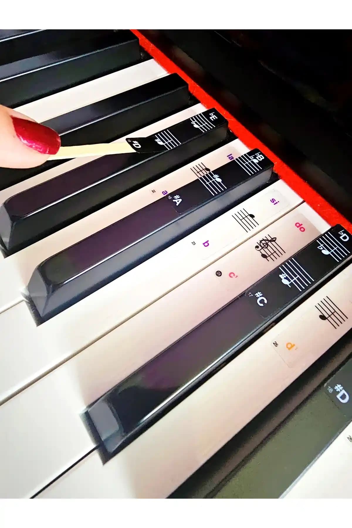 Renkli Nota Sticker Etiketi ile Piyano ve Klavye Öğrenimini Kolaylaştıran Pratik Aksesuar