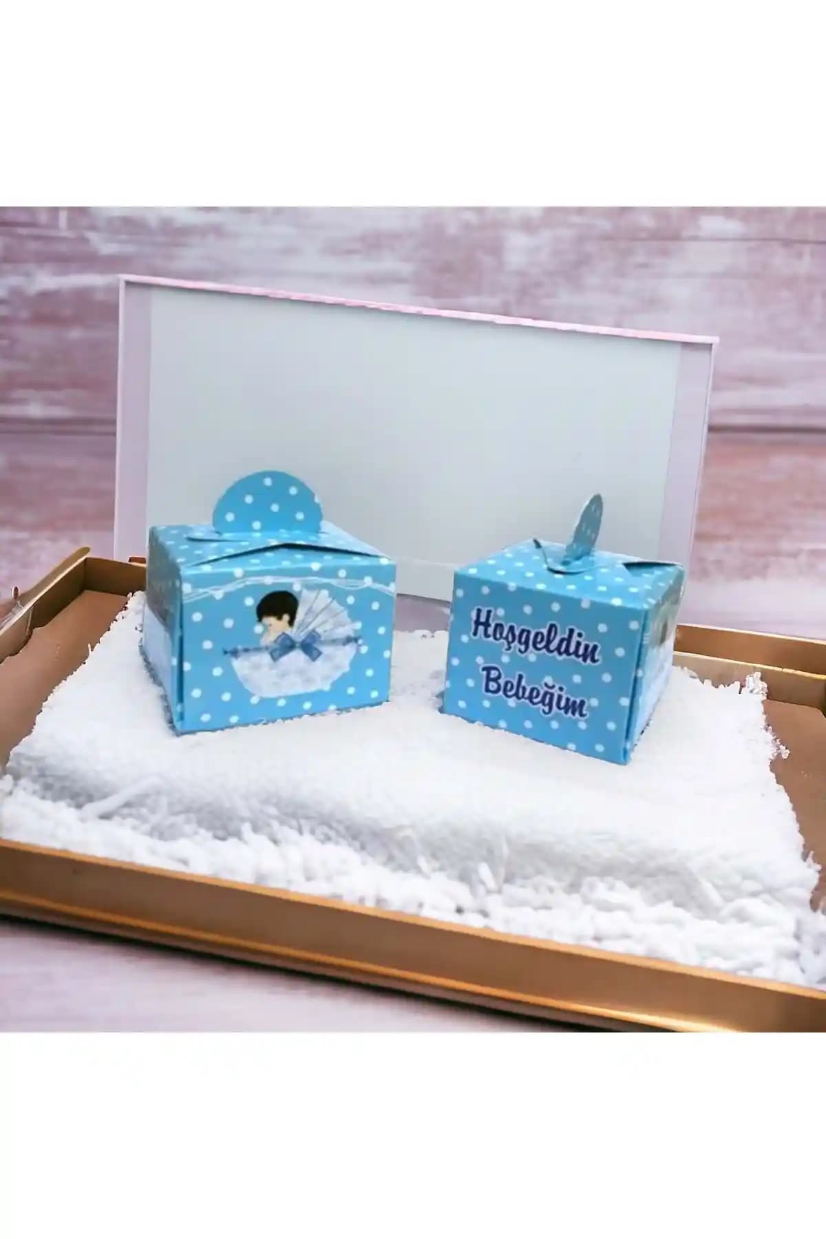 Turkuaz Party Lokum Kutusu Küp Modeli Mavi Renkli 50'li Paketle Şık ve Pratik