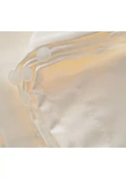 Caserta Home Lüx Atlas Saten Krem Güneşlik Perde: Şık ve Fonksiyonel Tasarım