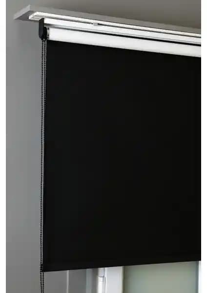 Siyah Karartma Stor Perde: Modern, Dayanıklı ve Kolay Montajlı Özel Tasarım