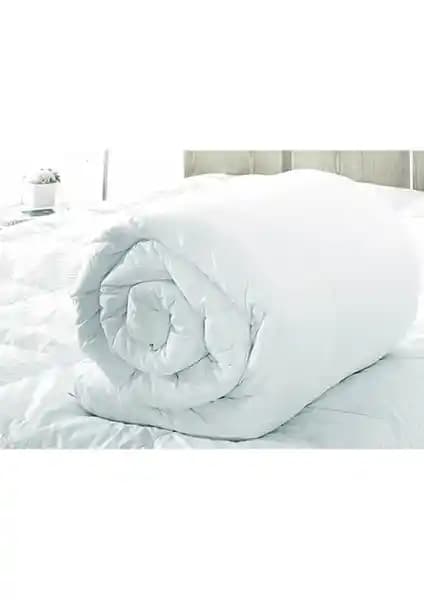 Taç Microfiber Yorgan Tek Kişilik: Sıcak ve Konforlu Uyku Deneyimi