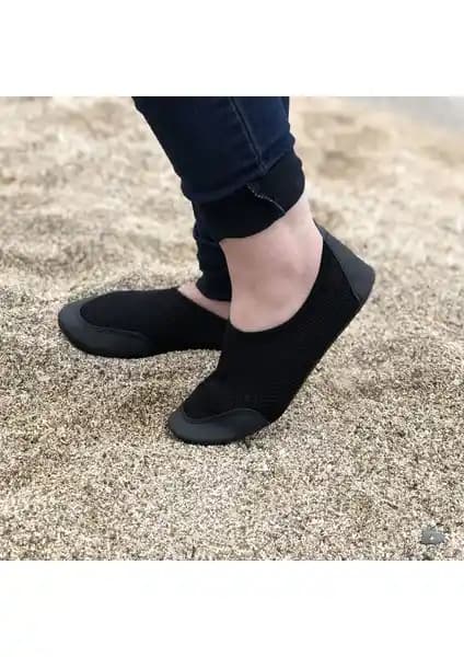 Deniz ve plaj aktiviteleri için en iyi ayakkabı seçenekleri karşılaştırması