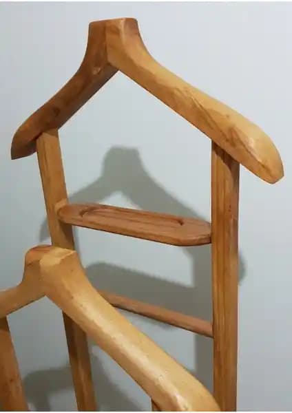 Ahşap Keyfi Çift Tepeli Gürgen Ağacından Dayanıklı ve Estetik Askılık Özellikleri