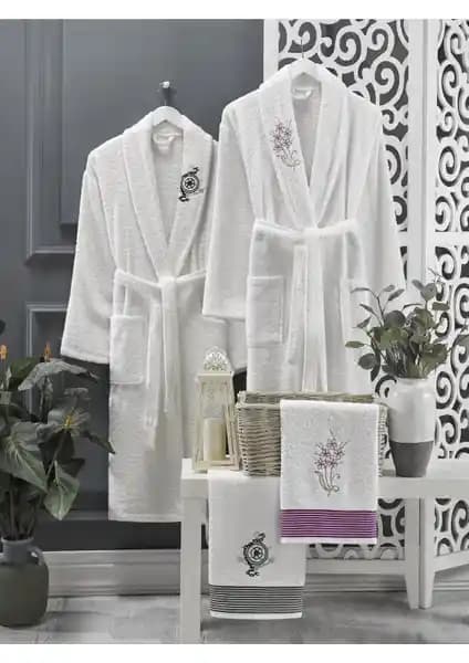 Casnack Beyaz 4'lü Havlulu Bornoz Seti Yüksek Kalite ve Şıklık Sunar
