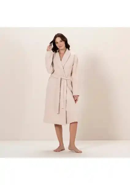 Chakra Zigzag Kadın Bej Bornoz: Şıklık ve Konfor Sunan Modern Tasarım