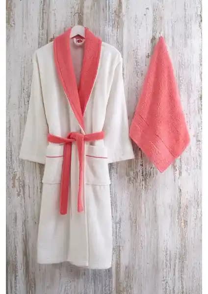 Cotton Box Daily Bayan Bornoz Seti Konfor ve Şıklığı Bir Arada Sunar