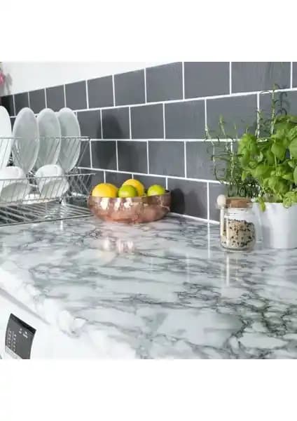 D-C-Fix Mermer Desen Kendinden Yapışkanlı Folyo: Estetik ve Pratik Kullanım İmkanı