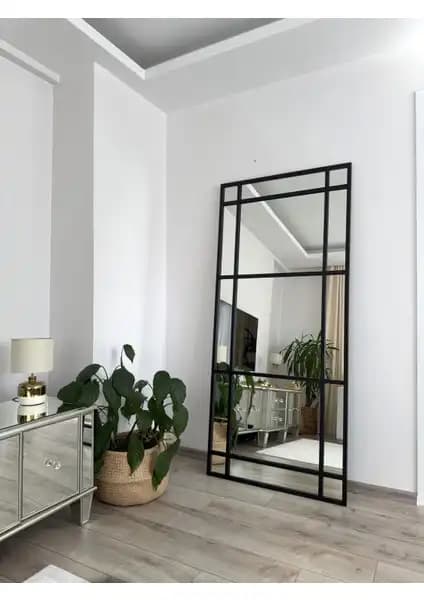 Effe Yapı Siyah Metal Çerçeveli Dekoratif Boy Aynası: Modern ve Dayanıklı Tasarım