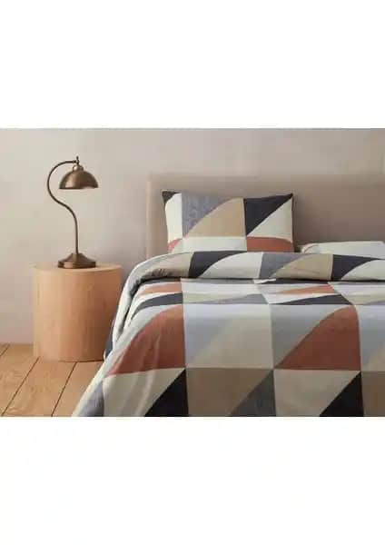 English Home Triad Nevresim Seti: Modern Tasarım ve Dayanıklılık Sunan Tek Kişilik Yatak Takımı