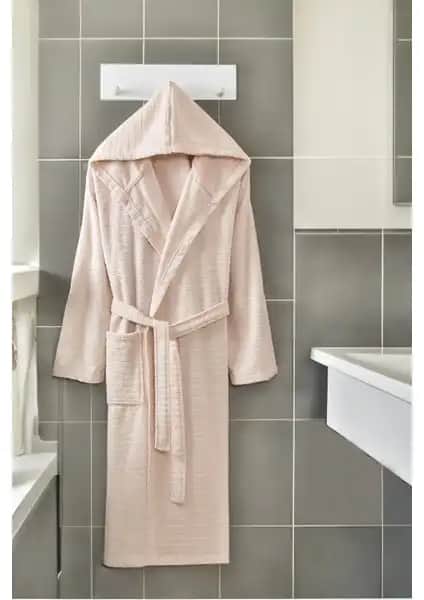 Formeya Pamuklu Kapüşonlu Bornoz: Şık ve Rahat Unisex Ev Giyim Ürünü