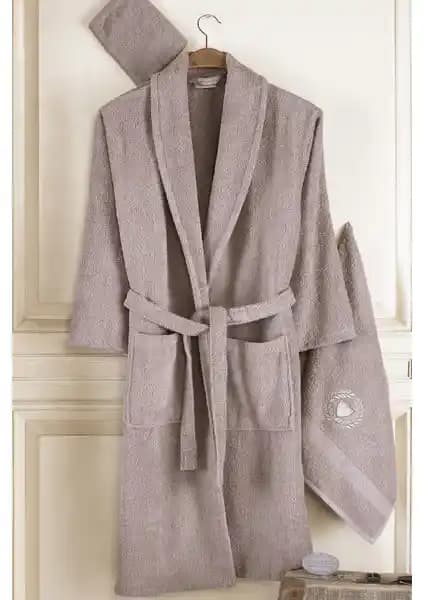 Güvenal Pamuxu 4 Parça Tekli Bornoz Seti ile Şıklık ve Konfor Bir Arada