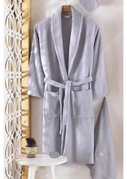 Güvenal Pamuxu 4 Parça Tekli Bornoz Seti: Yüksek Kalite ve Konfor Sunan Tasarım