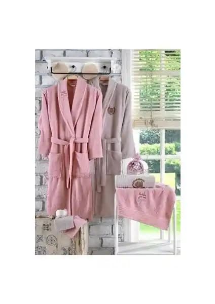 Güvenal Rüya 10 Parça Aile Bornoz Seti Nakışlı Konfor ve Estetik Birlikteliği