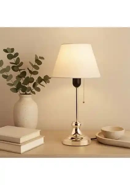 Homing Edel Gold Gövdeli Abajur Krem Kumaş ile Şık ve Dayanıklı İç Mekan Aydınlatması