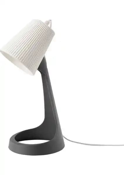 IKEA Svallet Çalışma Lambası: Fonksiyonel ve Estetik Çalışma Ortamları İçin Ürün