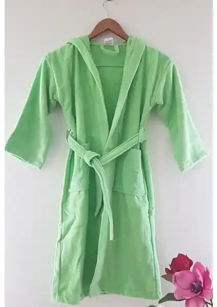 Kadife Çocuk Bornozu: Yüksek Kalite ve Konfor Sunan Modern Tasarım