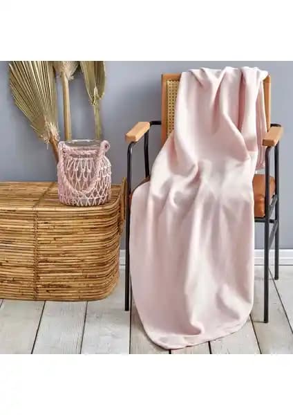 Karaca Home Blush Polar TV Battaniyesi: Şık ve Konforlu Ev Tekstili Ürünü