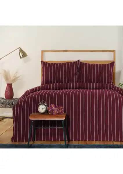 Karaca Home Vella Bordo Çift Kişilik Yatak Örtüsü Şıklık ve Fonksiyonelliği Bir Arada Sunar
