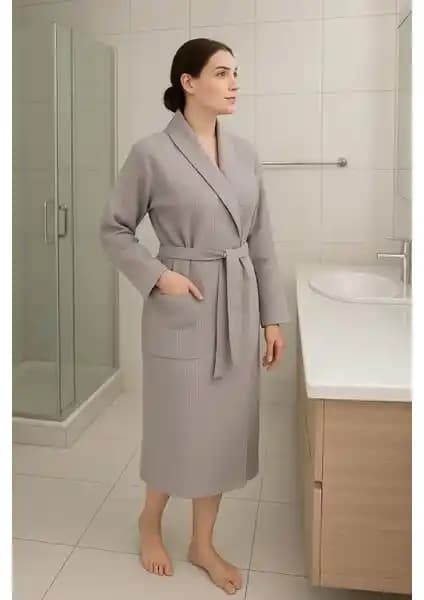 Kulcu Tekstil Gri Kadın Erkek Pike Bornozları Konfor ve Şıklık Sunan Unisex Tasarım