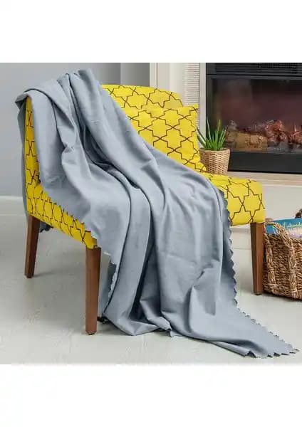 Latuda Concept Tekli Koltuk Örtüsü: Fonksiyonellik ve Estetiğin Modern Buluşması