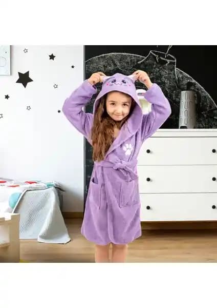 Lavin Kapşonlu Çocuk Bornozu: Şık ve Konforlu Kış Giyim Seçeneği