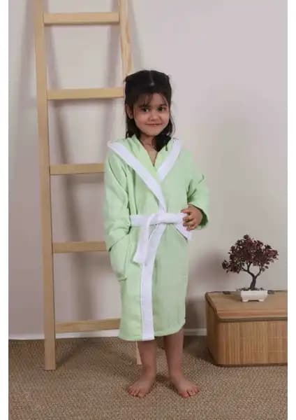 Lavin Kapüşonlu Çocuk Bornozu: Şık ve Konforlu Tasarım ile Banyo Sonrası Ideal Seçenek