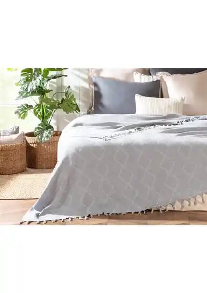 Madame Coco Basıle Çift Kişilik Gri Yatak Örtüsü Estetik ve Dayanıklı Tasarım