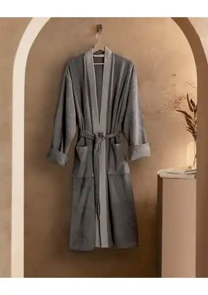 Madame Coco Delray Erkek Bornoz: Yüksek Kaliteli Pamuk ve Modern Tasarım