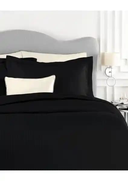 Madame Coco Elicia Çizgili Saten Nevresim Takımı Geniş Ölçülerle Şıklık ve Konfor Sunar