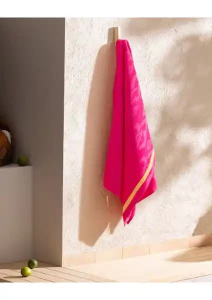 Madame Coco Niels Plaj Havlusu: Renkli ve Hafif Pamuklu Yaz Aksesuarı