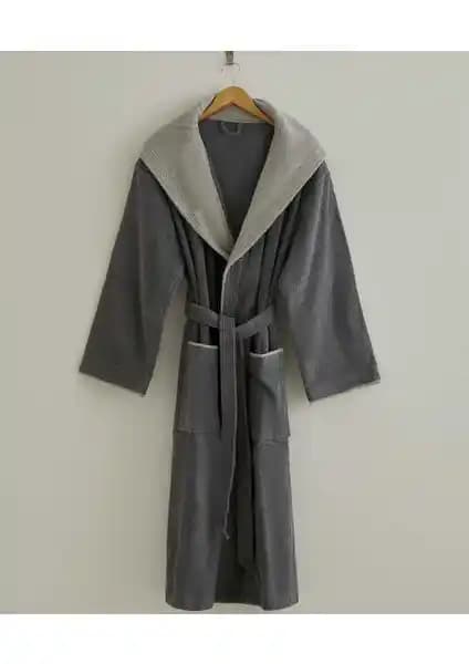 Maisonette Hera Bornoz: Konfor ve Şıklığı Bir Arada Sunan Pamuklu Kapüşonlu Bornoz