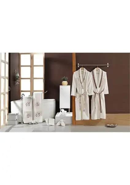 Nurpak Meltem Aile Bornoz Seti: Şık Tasarım ve Yüksek Kaliteyle Banyolarınıza Lüks Dokunuş