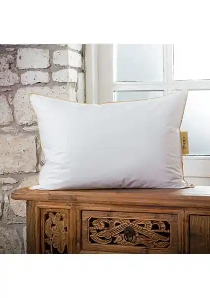 Othello Elegante Pıuma 90/15 Kaz Tüyü Yastık: Sağlıklı ve Konforlu Uyku Deneyimi