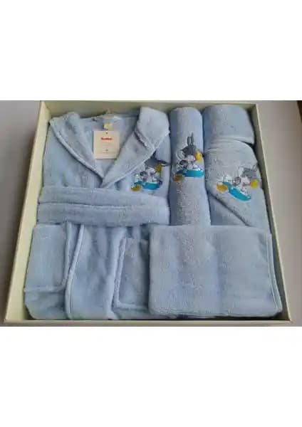 Özdilek Erkek Bebek Bambu Bornoz Seti Bugs Bunny Temasıyla Konfor ve Şıklık Sunar