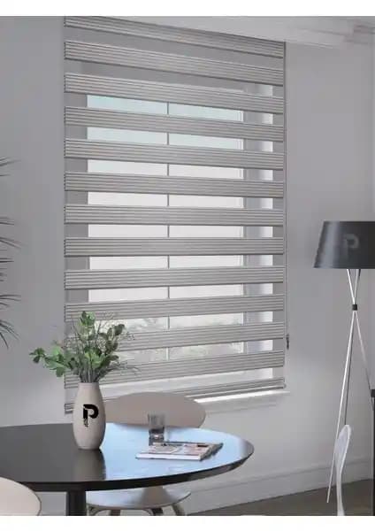 Perle Pliseli Açık Gri Zebra Perde Modern ve Şık Tasarımıyla Öne Çıkar