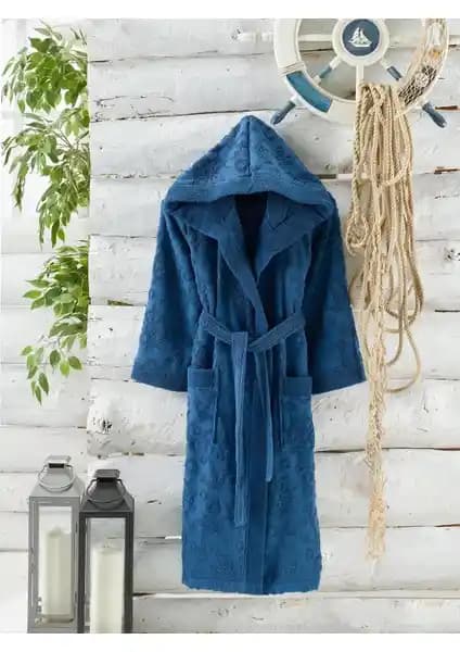 Philippus Bukle Kutulu Genç Kapüşonlu Bornoz Yüksek Kalite ve Konfor Sunar