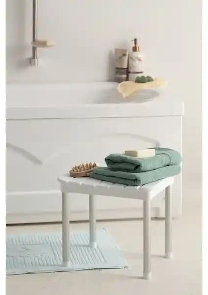 Primanova Okaliptus Duş Oturağı Beyaz Modern Banyo Tasarımı ve Güvenlik Özellikleri