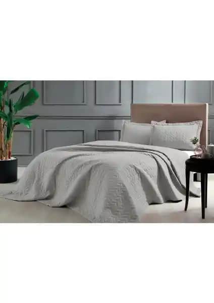 Taç Glory Taş Çift Kişilik Yatak Örtüsü: Estetik ve Fonksiyonellik Sunan Şık Tekstil Ürünü